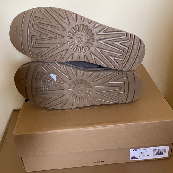 UGG Classic Mini II Boot - Picture 10 of 12